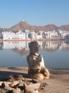 Pushkar: wita figurka nad jeziorem