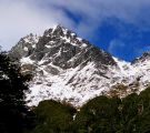 Widok na jeden ze szczytw gr Humboldt ze szlaku Routeburn